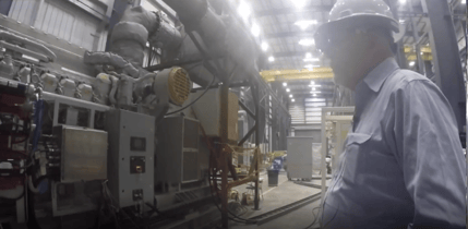 engineer-wearing-smart-glasses